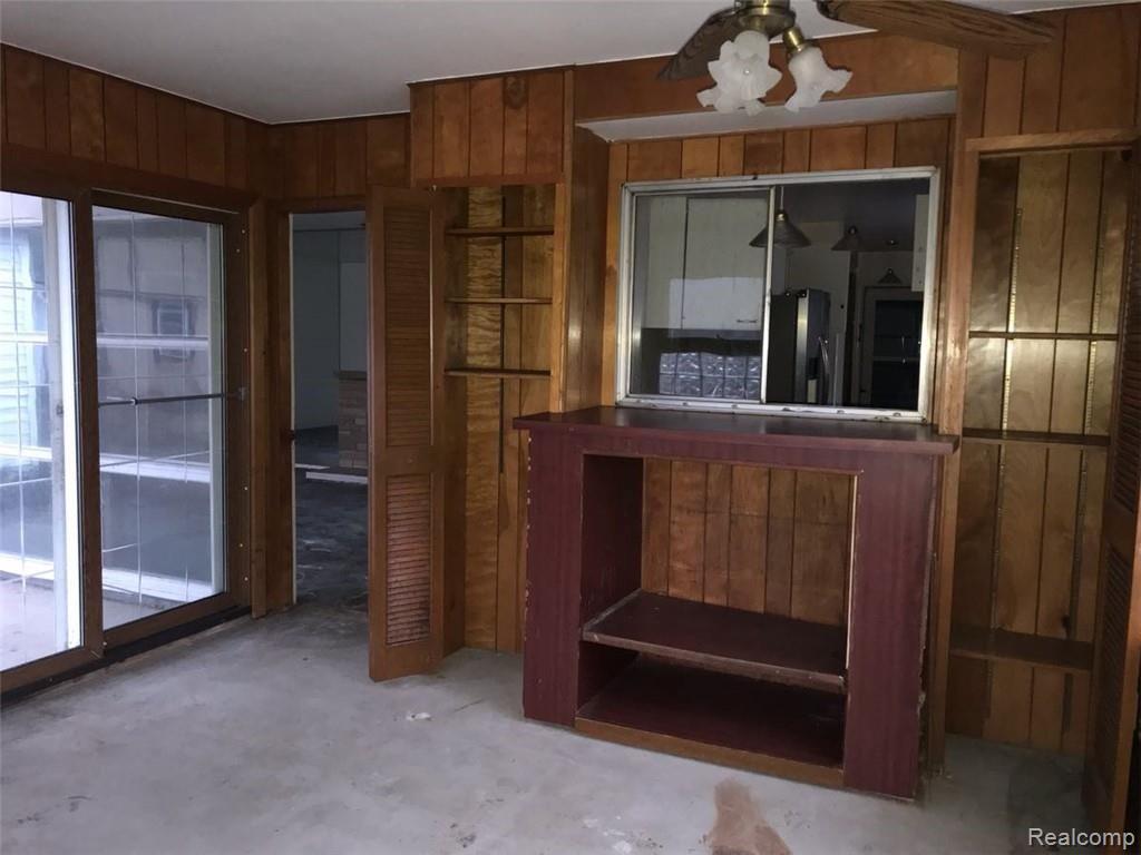 170 Cherokee Road Pontiac, MI 48341 - Photo 4 of 18