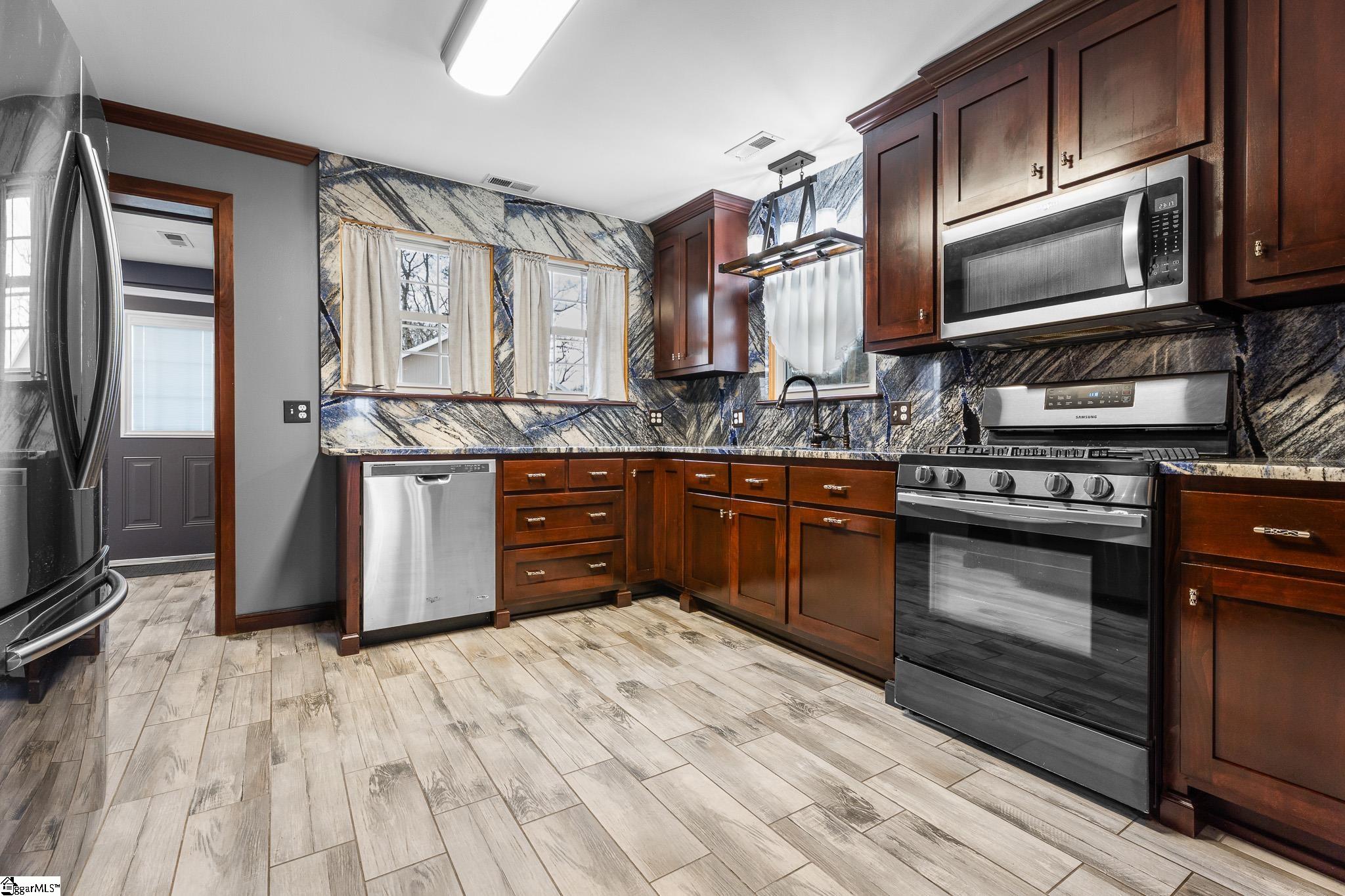 1316 Jameson Road Easley, SC 29640 - Photo 6 of 28