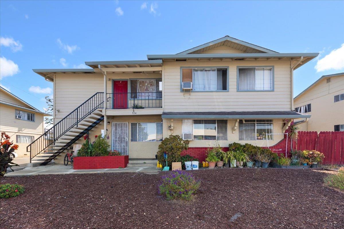 a front view of house with yard