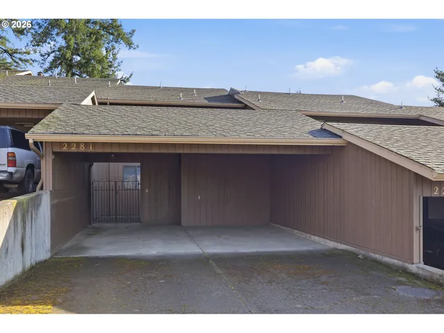 $379,000 | 2281 Ridgeway Drive, Eugene, OR 97401