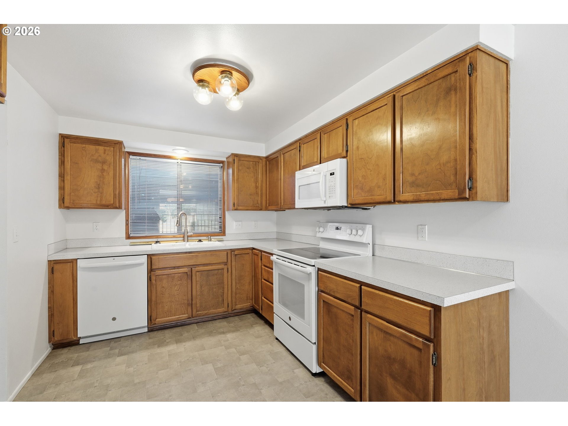 2281 Ridgeway Drive Eugene, OR 97401 - Photo 15 of 36