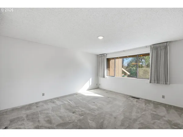 $359,000 | 2281 Ridgeway Drive, Eugene, OR 97401