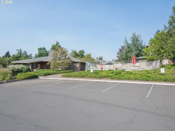 $359,000 | 2281 Ridgeway Drive, Eugene, OR 97401