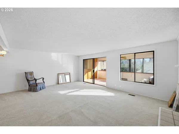 $359,000 | 2281 Ridgeway Drive, Eugene, OR 97401