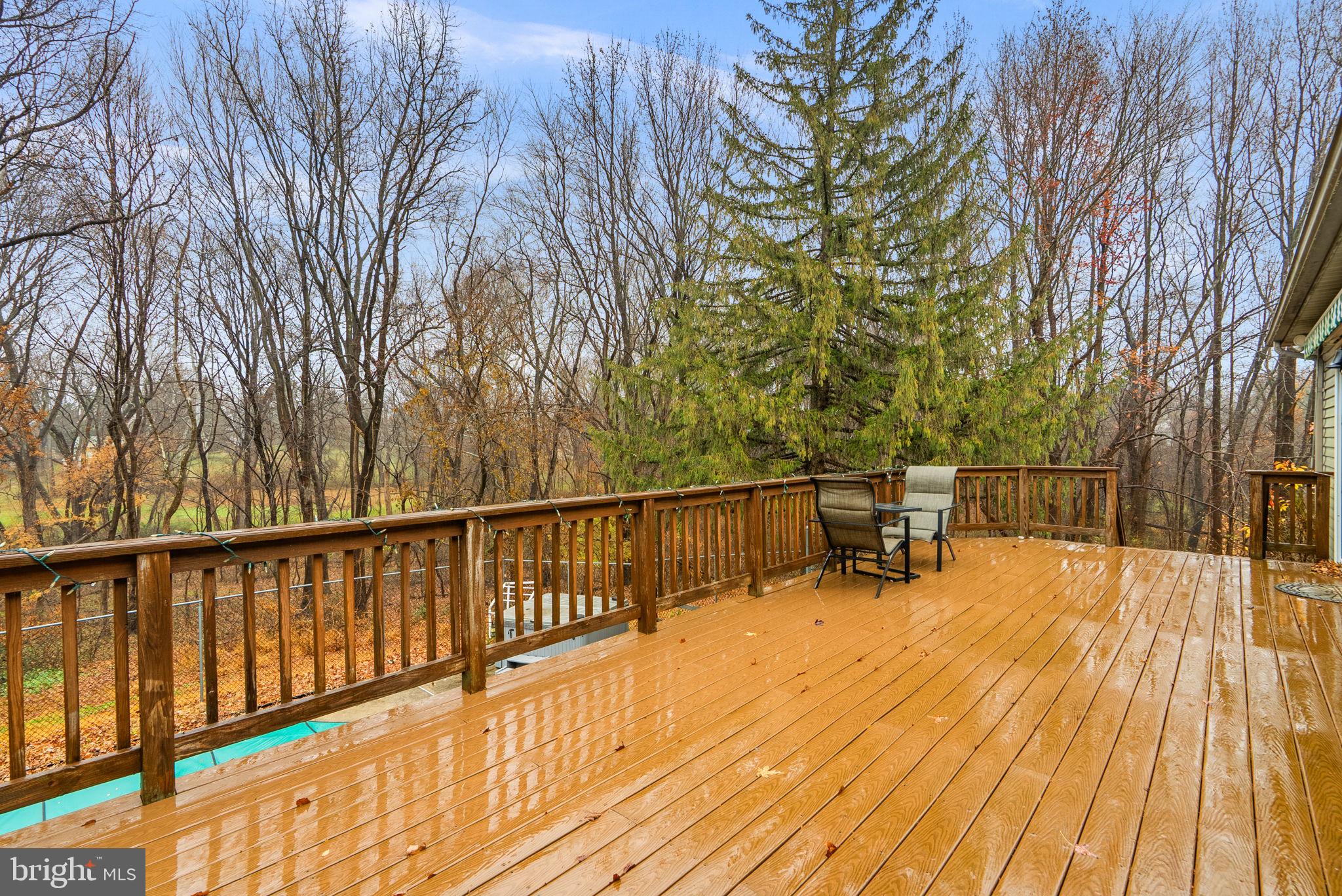 13100 Croom Road Upper Marlboro, MD 20772 - Photo 31 of 37 a view of a balcony with chairs