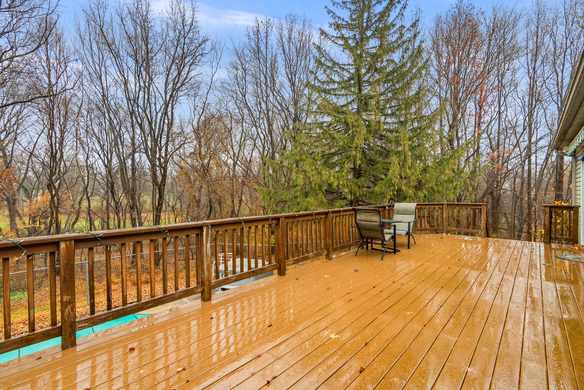 13100 Croom Road Upper Marlboro, MD 20772 - Photo 31 of 34 a view of a balcony with chairs