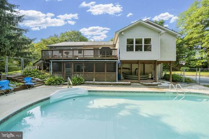 13100 Croom Road Upper Marlboro, MD 20772 - Photo 32 of 37 front view of a house with a yard