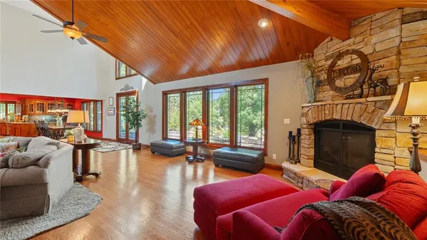 $989,000 | 146 Country Club Drive, Nevada, MO 64772