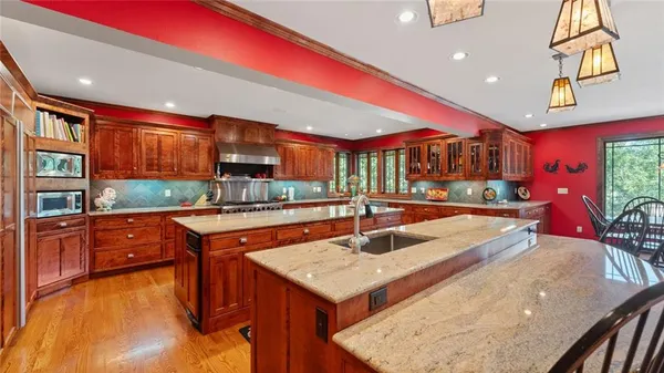 $989,000 | 146 Country Club Drive, Nevada, MO 64772