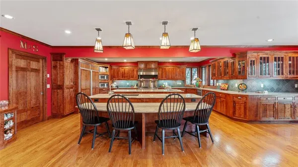$989,000 | 146 Country Club Drive, Nevada, MO 64772