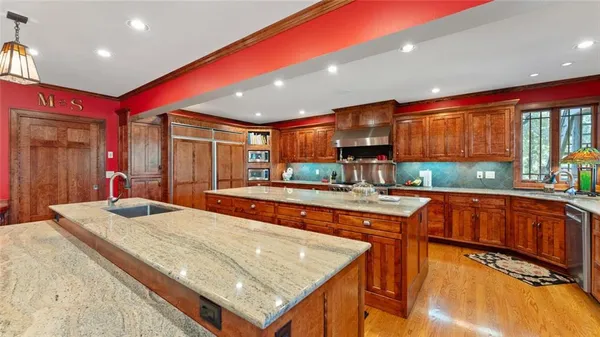 $989,000 | 146 Country Club Drive, Nevada, MO 64772