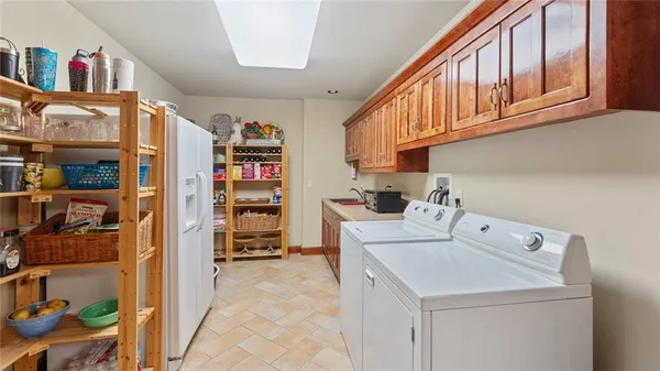 $989,000 | 146 Country Club Drive, Nevada, MO 64772