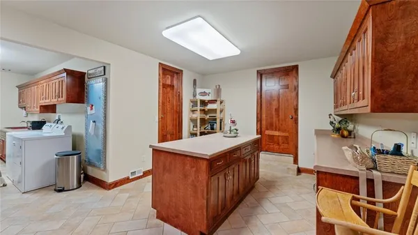 $989,000 | 146 Country Club Drive, Nevada, MO 64772