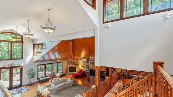 $989,000 | 146 Country Club Drive, Nevada, MO 64772