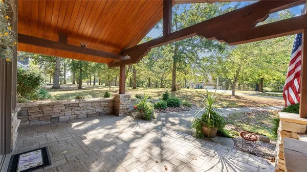$989,000 | 146 Country Club Drive, Nevada, MO 64772