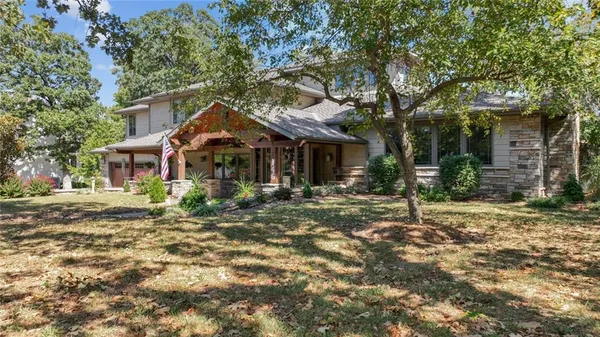 $989,000 | 146 Country Club Drive, Nevada, MO 64772
