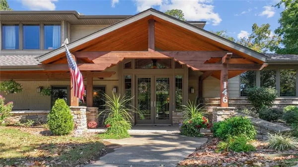$989,000 | 146 Country Club Drive, Nevada, MO 64772