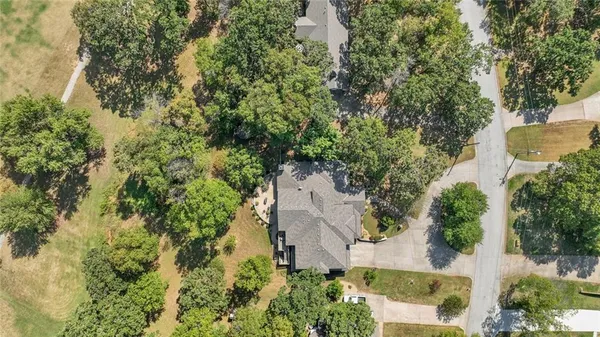 $989,000 | 146 Country Club Drive, Nevada, MO 64772