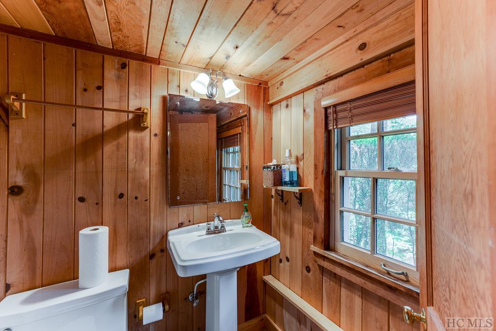 191 Sequoyah Ridge Road Highlands, NC 28741 - Photo 30 of 43 Gallery Image 30