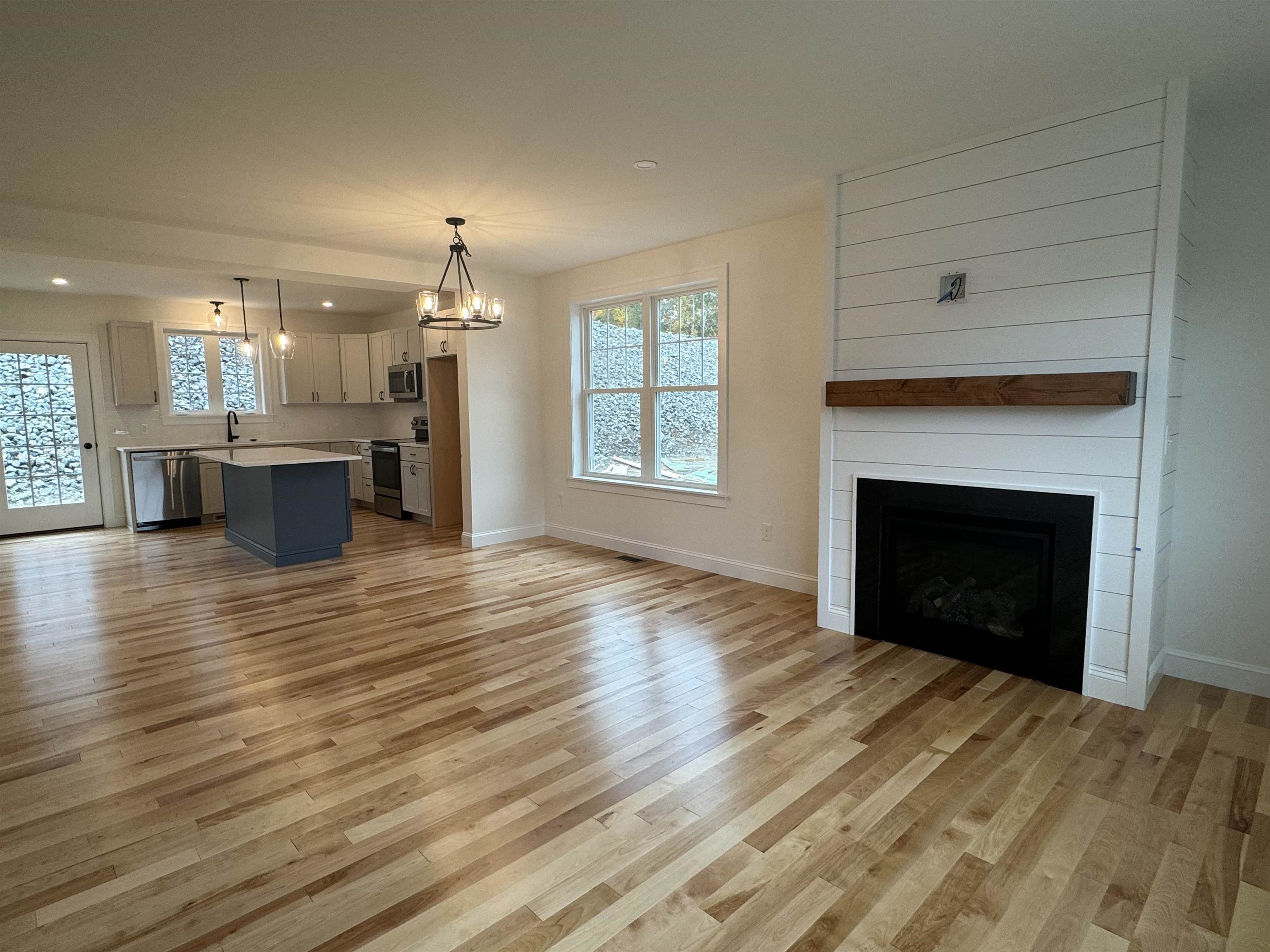 47 Green Road, Unit 33 Newmarket, NH 03857 - Photo 3 of 26 Gallery Image 3