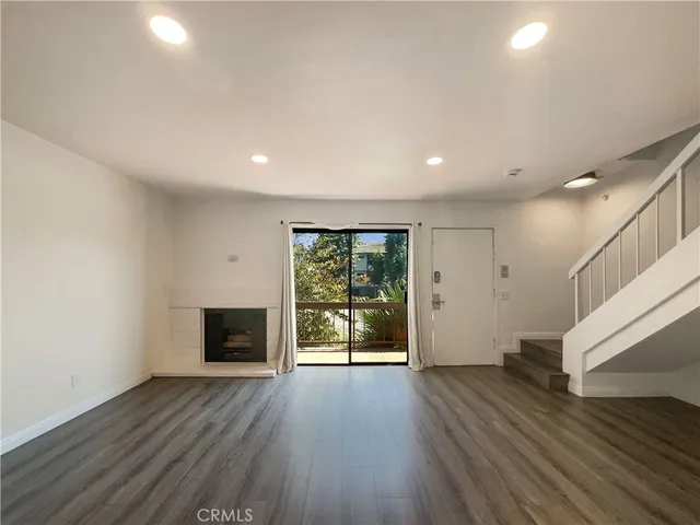 $428,000 | 14735 Victory, Van Nuys, CA 91411