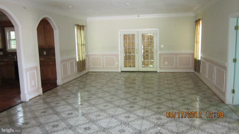 5808 Hanover Avenue Springfield, VA 22150 - Photo 5 of 7 Family Room
