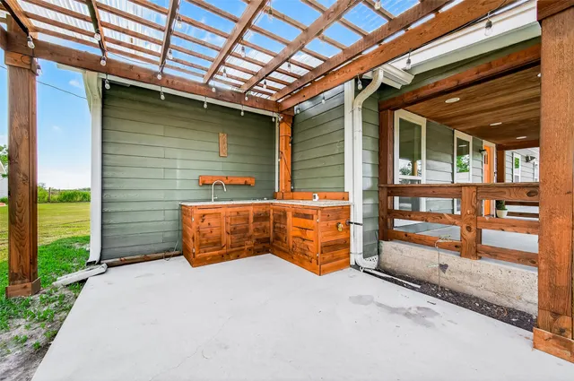 $470,000 | 12989 Farm To Market 359, Hempstead, TX 77445