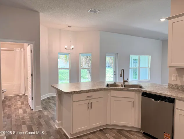 $428,900 | 832 Majestic Avenue, Sebastian, FL 32958