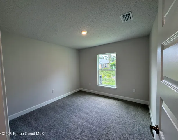 $428,900 | 832 Majestic Avenue, Sebastian, FL 32958