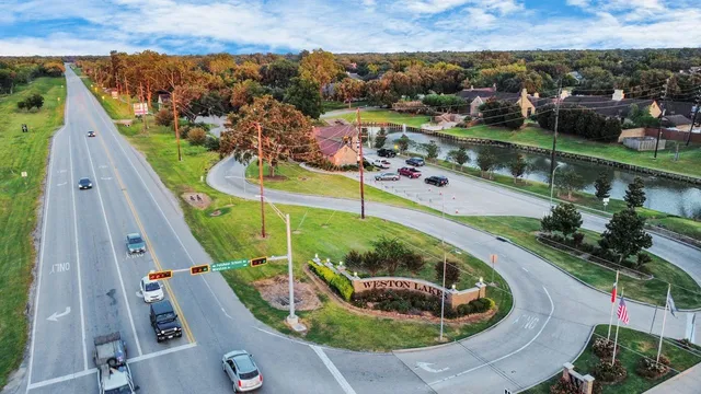 $3,100 | 33318 Winsford Street, Fulshear, TX 77441