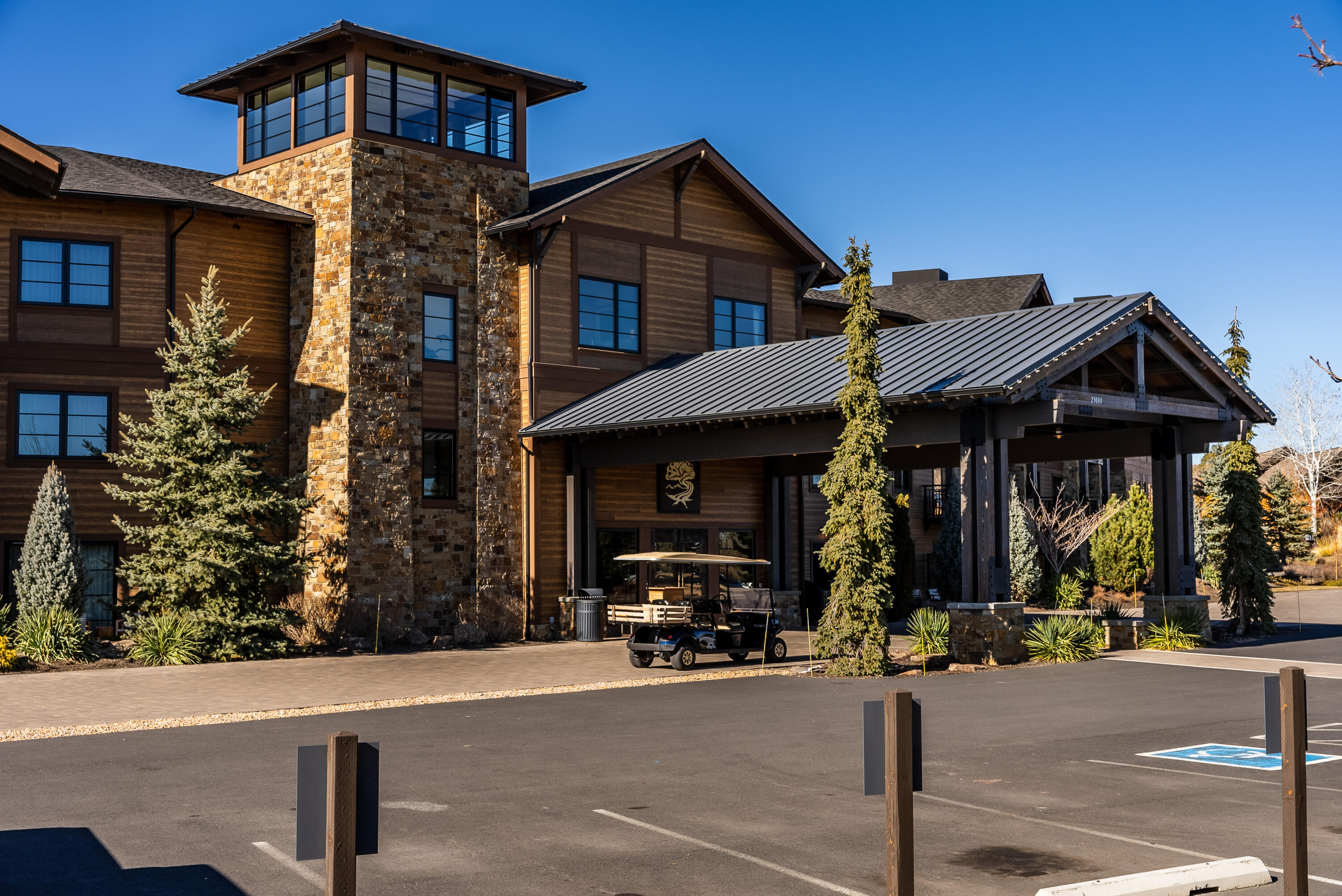 22923 Canyon View Loop, Unit LOT 187 Bend, OR 97701 - Photo 18 of 26 18 - 4.PH Lodge