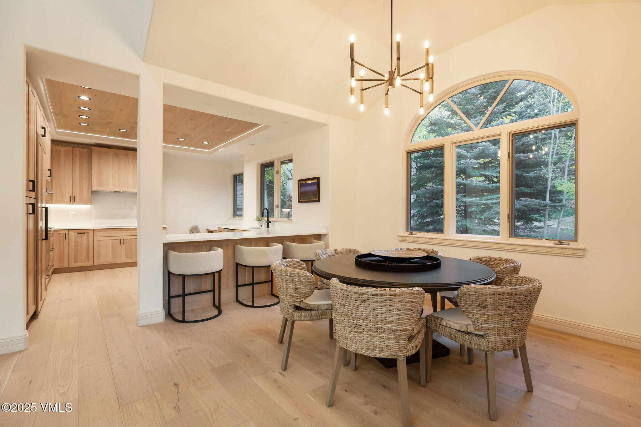 230 Castle Peak Gate, Unit B Edwards, CO 81632 - Photo 4 of 12 a dining room with furniture and window