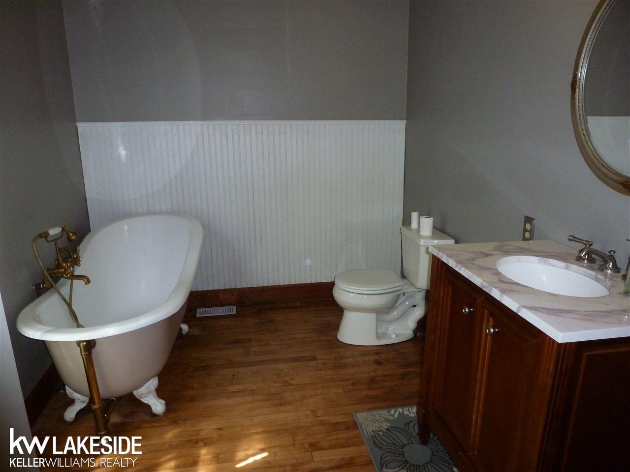 201 Pine Street Rochester, MI 48307 - Photo 18 of 43