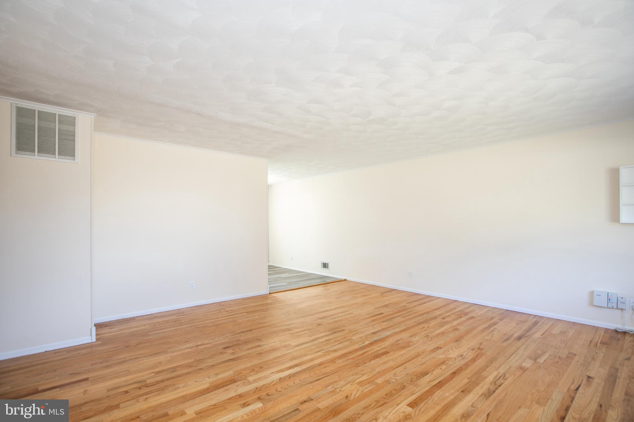 2029 Kuser Road Hamilton, NJ 08690 - Photo 3 of 31