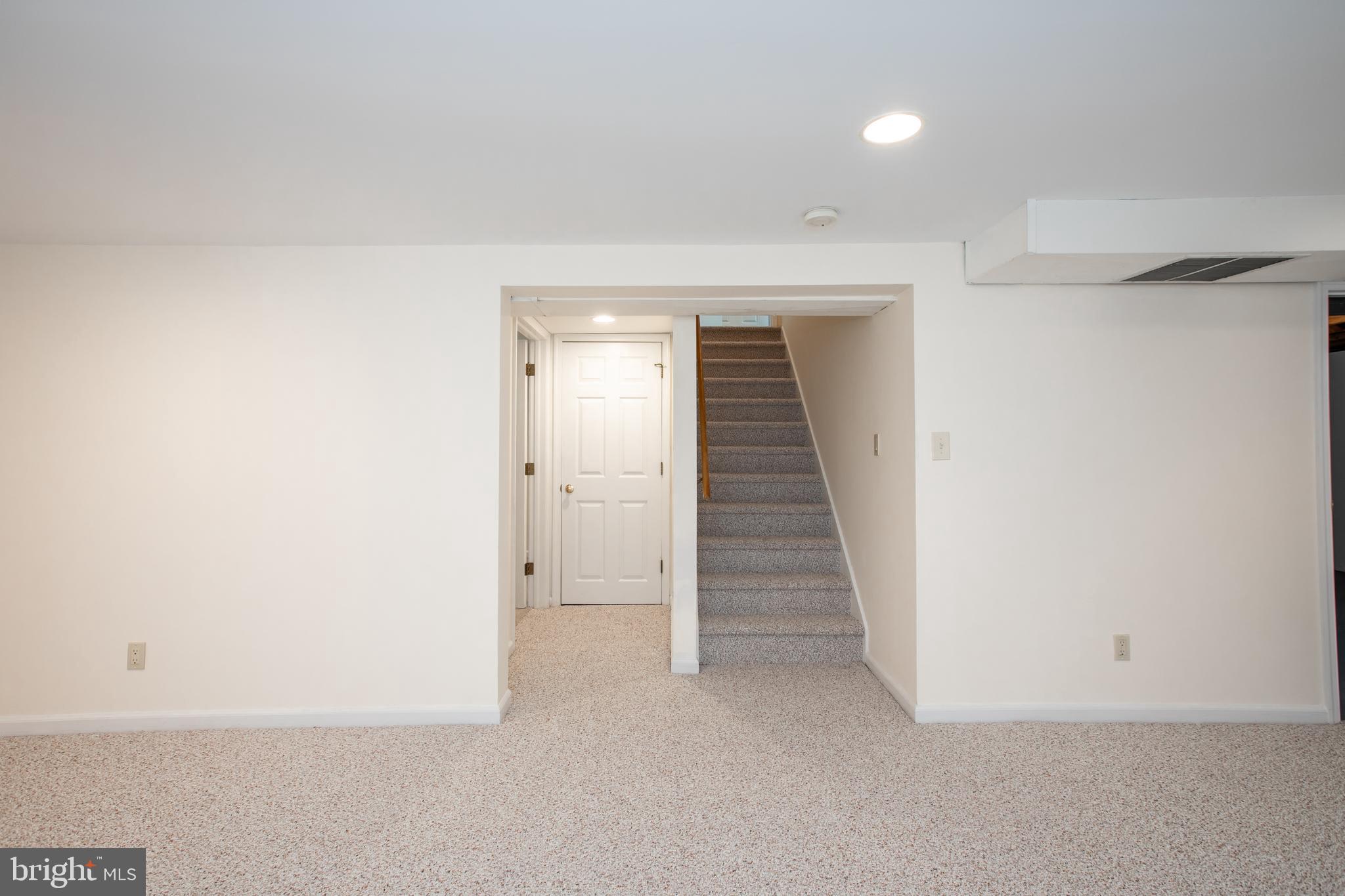 2029 Kuser Road Hamilton, NJ 08690 - Photo 25 of 31