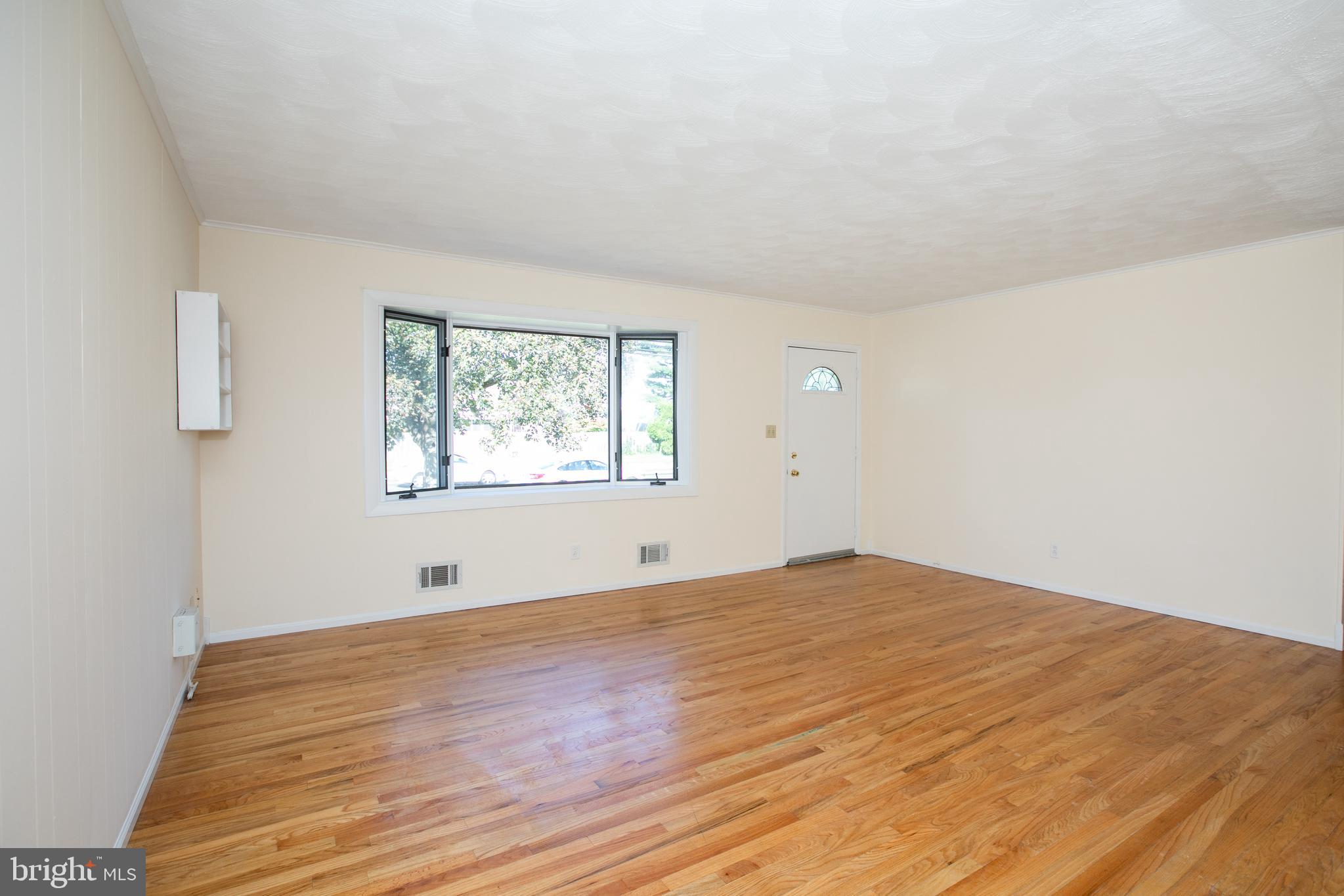 2029 Kuser Road Hamilton, NJ 08690 - Photo 5 of 31