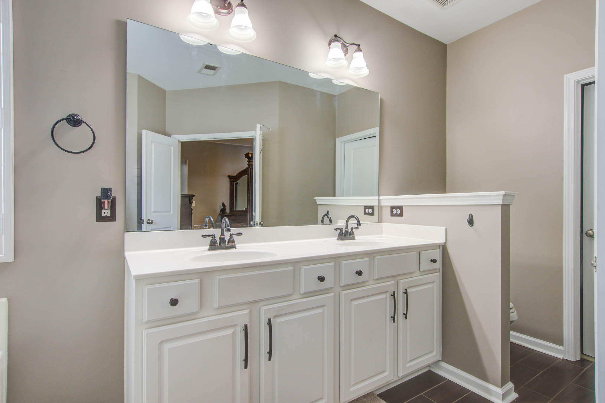 5437 Rising Tide North Charleston, SC 29420 - Photo 23 of 43 1st floor primary bathroom