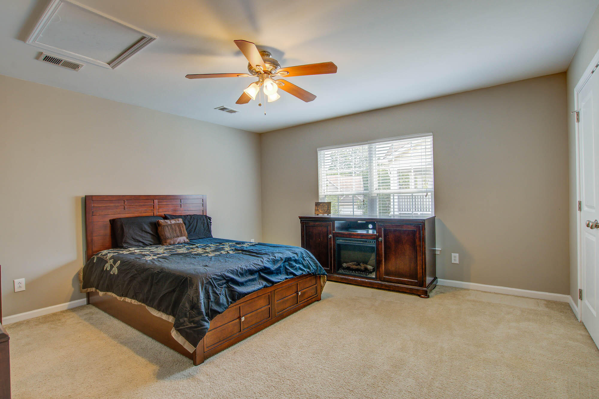 5437 Rising Tide North Charleston, SC 29420 - Photo 25 of 43 2nd floor primary suite