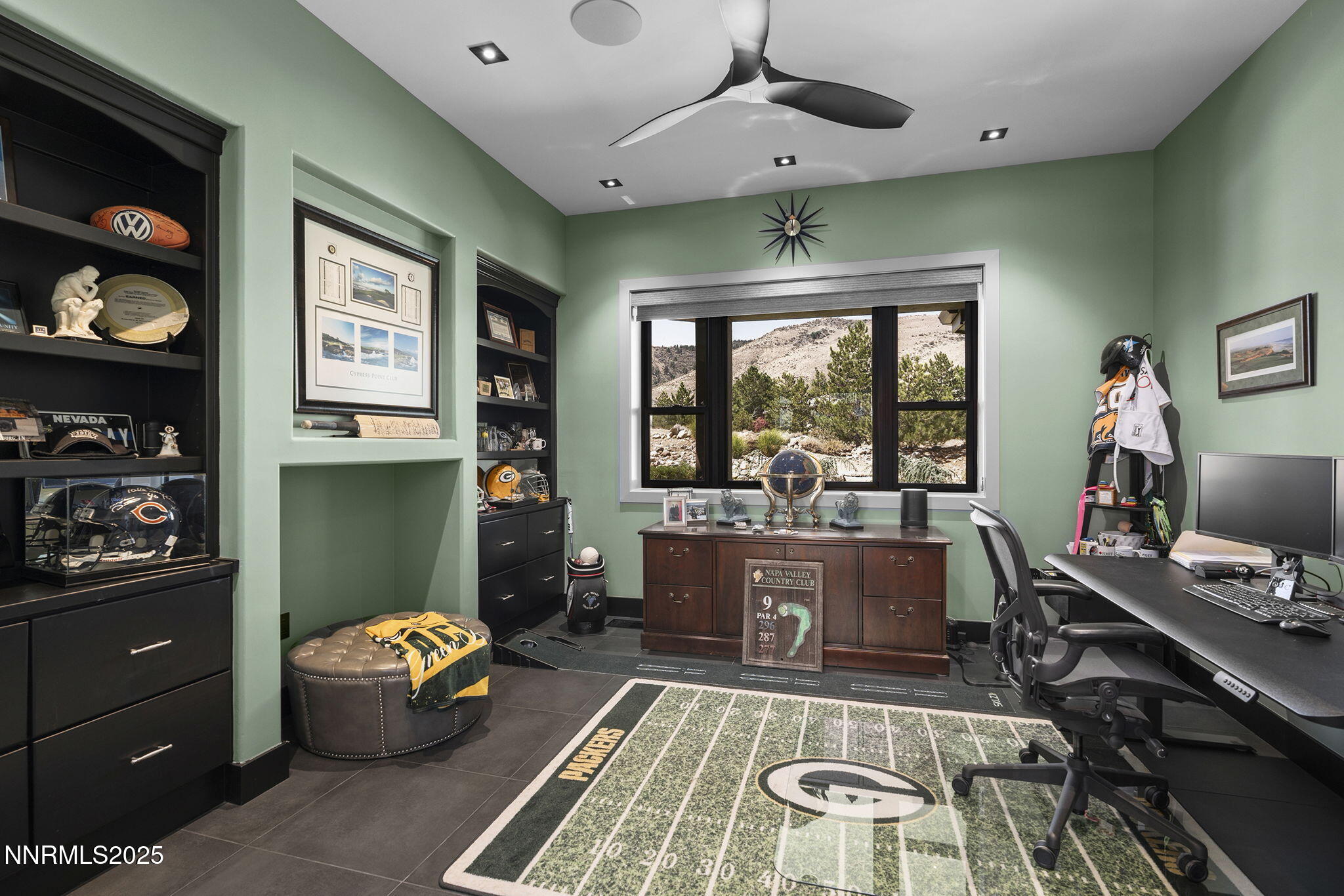 6177 North Featherstone Circle Reno, NV 89511 - Photo 25 of 72 a living room with furniture and a window