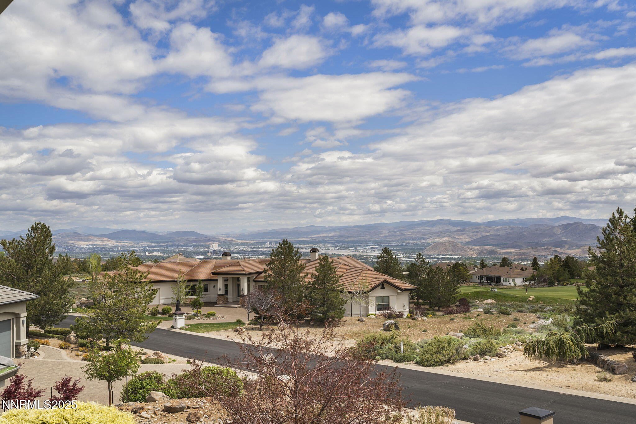 6177 North Featherstone Circle Reno, NV 89511 - Photo 57 of 72 a view of a city