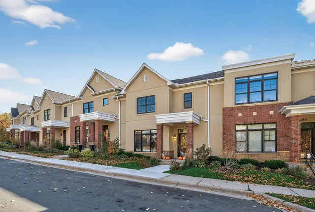 $549,000 | 712 Linden Street, Mendota Heights, MN 55118