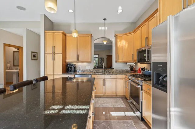 $549,000 | 712 Linden Street, Mendota Heights, MN 55118