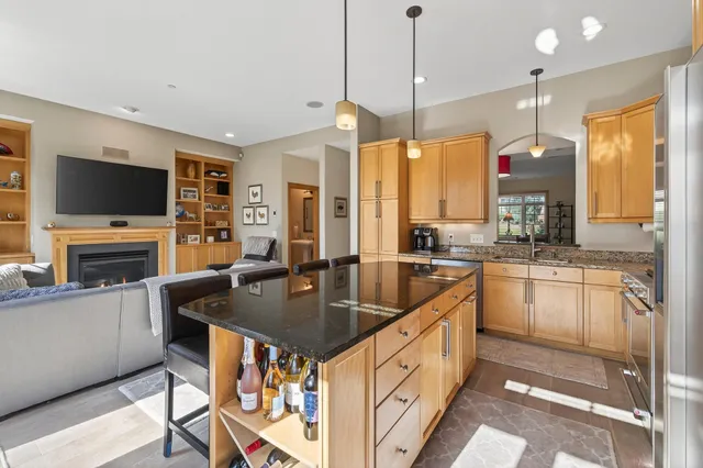 $549,000 | 712 Linden Street, Mendota Heights, MN 55118