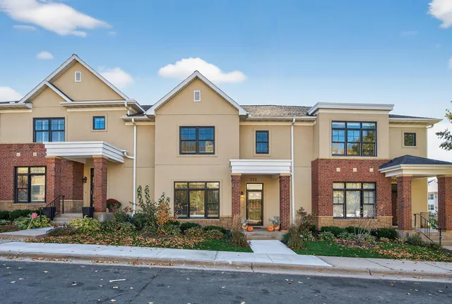 $549,000 | 712 Linden Street, Mendota Heights, MN 55118