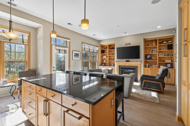 $549,000 | 712 Linden Street, Mendota Heights, MN 55118