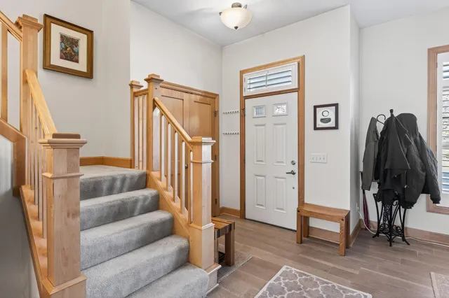 $549,000 | 712 Linden Street, Mendota Heights, MN 55118