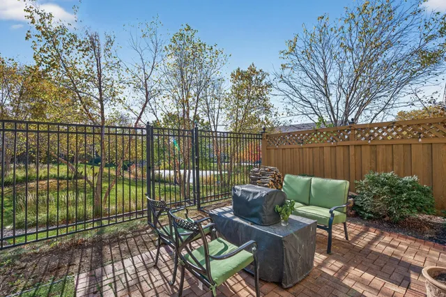 $549,000 | 712 Linden Street, Mendota Heights, MN 55118