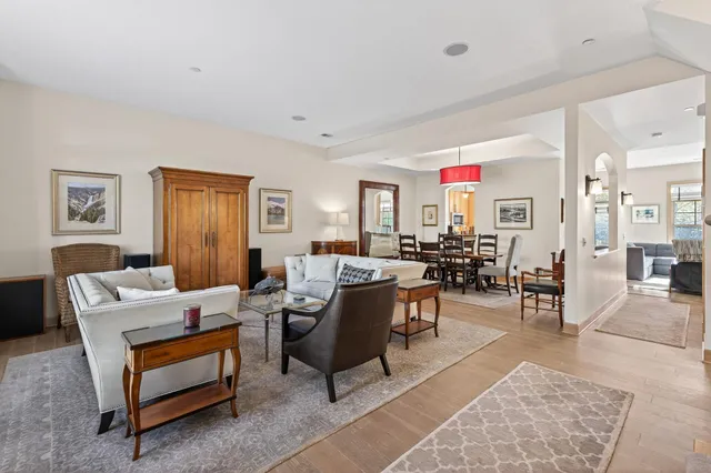 $549,000 | 712 Linden Street, Mendota Heights, MN 55118