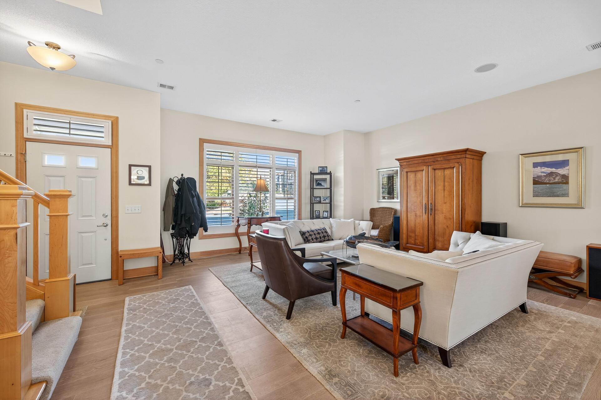 712 Linden Street Mendota Heights, MN 55118 - Photo 7 of 47