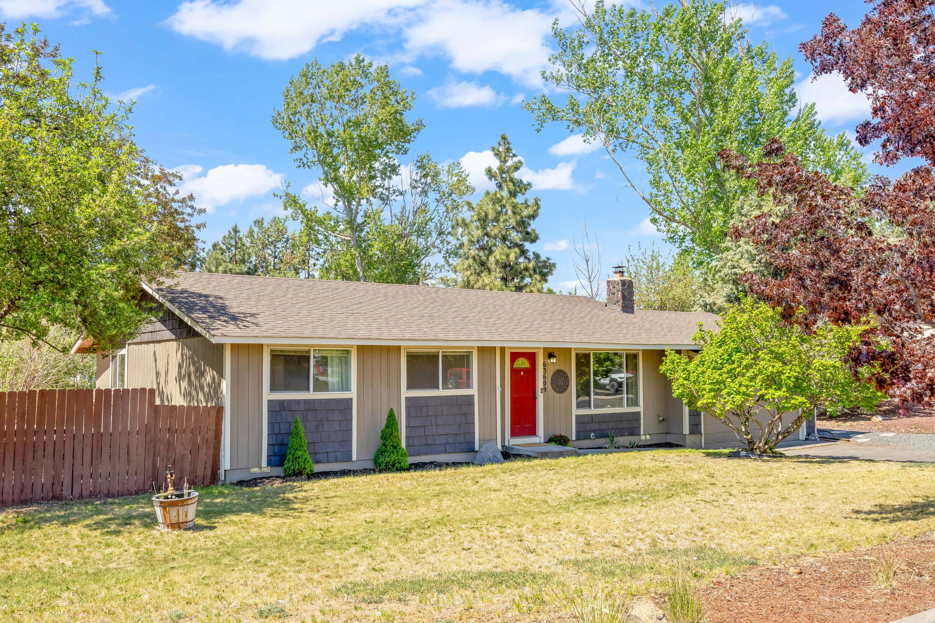 63609 Hunters Circle Bend, OR 97701 - Photo 2 of 38 02